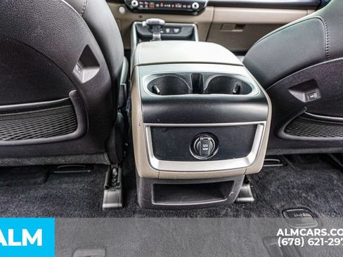 Used 2025 Kia Carnival FWD image 32