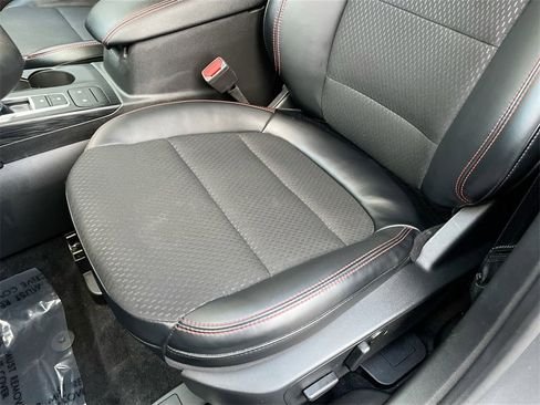 Used 2025 Ford Escape ST-Line image 18