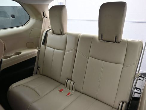 Used 2020 Nissan Pathfinder SL w/ Cargo Package AWD/4WD image 19