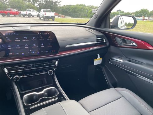 New 2026 Chevrolet Traverse Z71 w/ Enhanced Driving Package AWD/4WD image 23