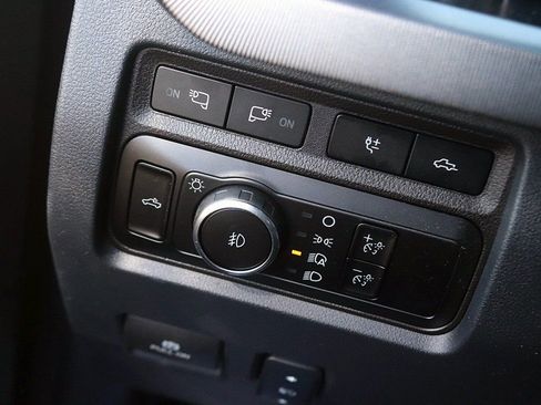 Used 2024 Ford F350 Platinum image 31