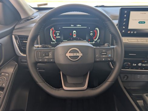 Used 2025 Nissan Rogue SL w/ Tech Package AWD/4WD image 24