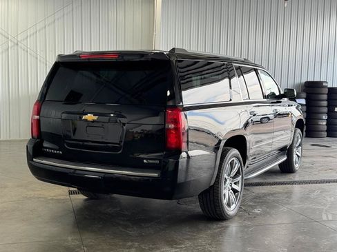 Used 2018 Chevrolet Suburban Premier AWD/4WD image 3