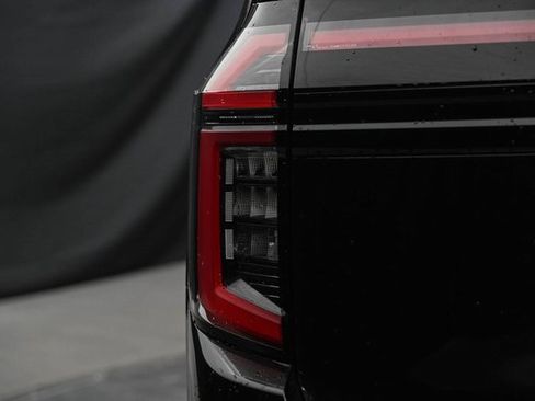 New 2025 Nissan Armada Platinum Reserve image 12