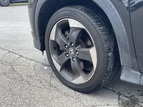 Used 2018 Honda HR-V EX image 7