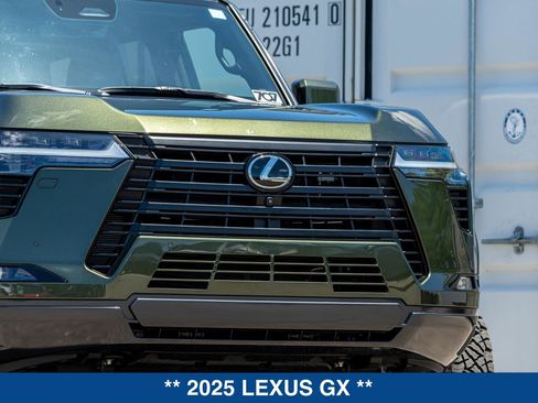 Used 2025 Lexus GX 550 w/ Accessory Package (Z1) AWD/4WD image 10