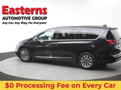 Used 2023 Chrysler Pacifica Limited FWD image 66