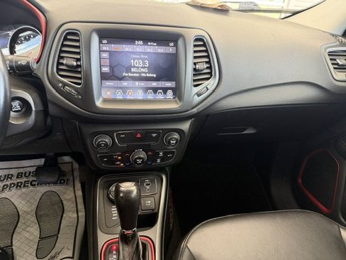 Used 2020 Jeep Compass Trailhawk AWD/4WD image 12