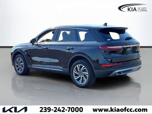 Used 2024 Lincoln Corsair FWD image 4