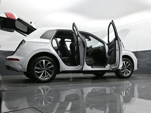 Used 2023 Audi Q5 2.0T Premium Plus AWD/4WD image 30