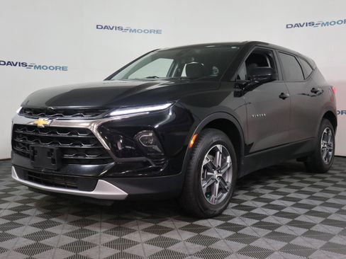 Used 2023 Chevrolet Blazer LT image 12