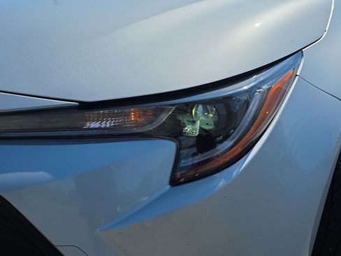 Used 2022 Toyota Corolla LE w/ LE Convenience Package FWD image 29