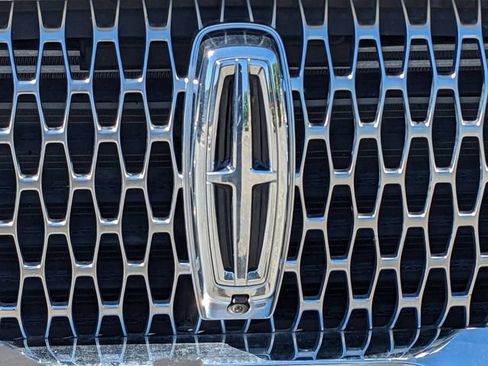Used 2024 Lincoln Aviator Reserve w/ Elements Package Plus AWD/4WD image 9