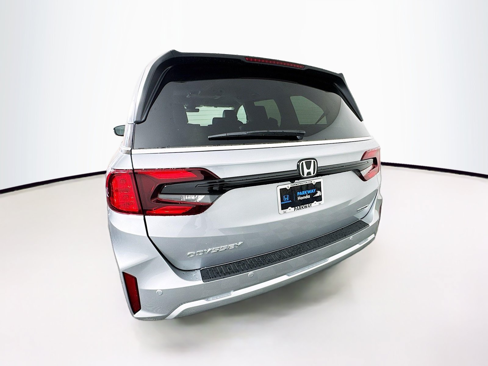Certified 2026 Honda Odyssey Touring image 8