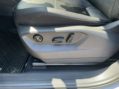 Used 2019 Volkswagen Tiguan SEL w/ 3rd Row Seat Package AWD/4WD image 10