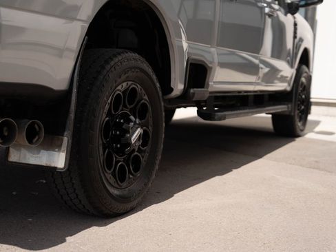 Used 2024 Ford F350 Lariat w/ Black Appearance Package AWD/4WD image 10