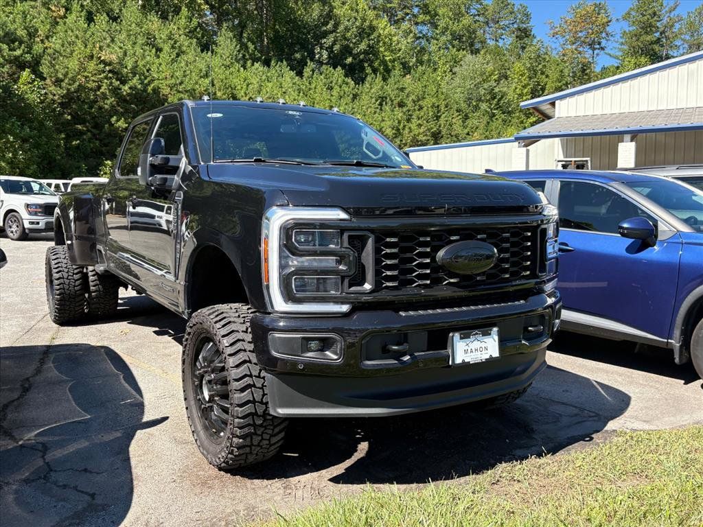 Used 2025 Ford F350 Platinum AWD/4WD image 3