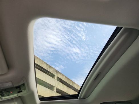 Used 2017 Lexus GX 460 Premium w/ Premium Package image 19