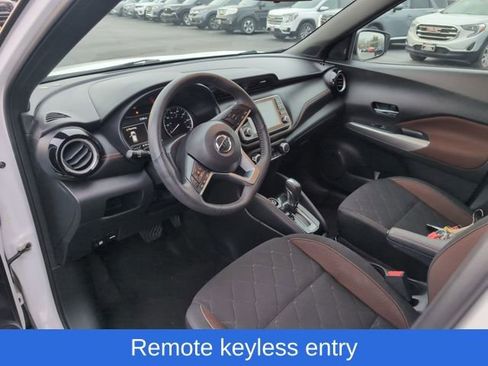 Used 2020 Nissan Kicks SR image 13