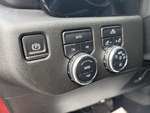 Used 2023 GMC Sierra 1500 Elevation image 30