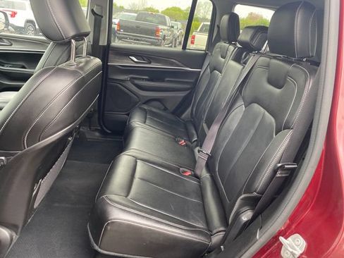 Used 2023 Jeep Grand Cherokee Limited AWD/4WD image 18