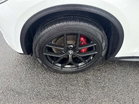 Used 2020 Alfa Romeo Stelvio AWD w/ Nero Edizione image 15