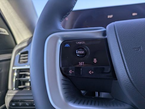 Used 2025 INFINITI QX80 Luxe image 28