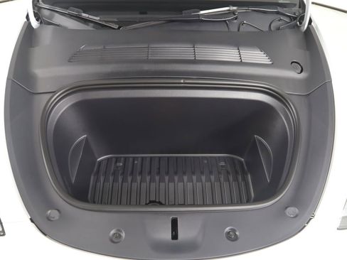 Used 2023 Tesla Model Y Long Range image 19