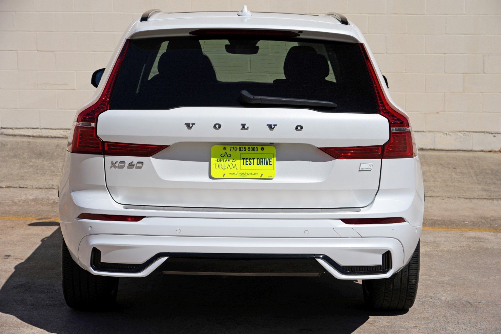 Used 2024 Volvo XC60 T8 Ultimate w/ Protection Package Premier AWD/4WD image 50