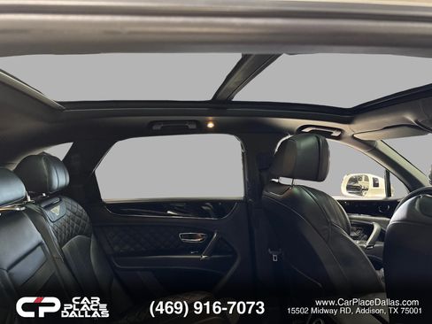 Used 2020 Bentley Bentayga AWD/4WD image 31