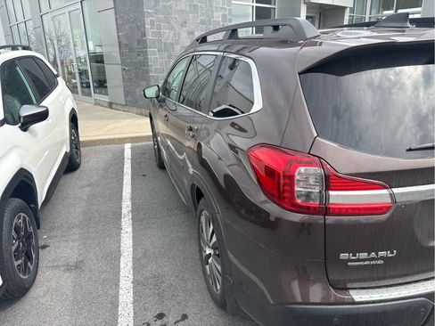 Used 2021 Subaru Ascent Limited w/ Technology Package AWD/4WD image 2