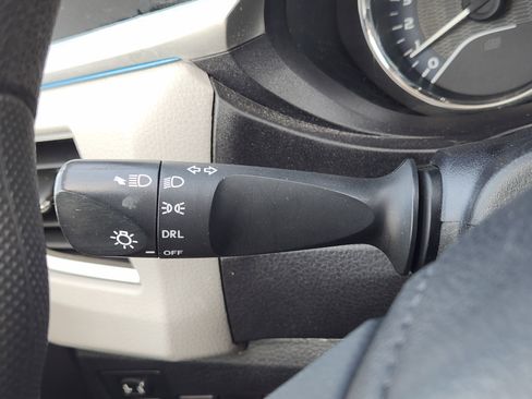 Used 2015 Toyota Corolla LE image 23