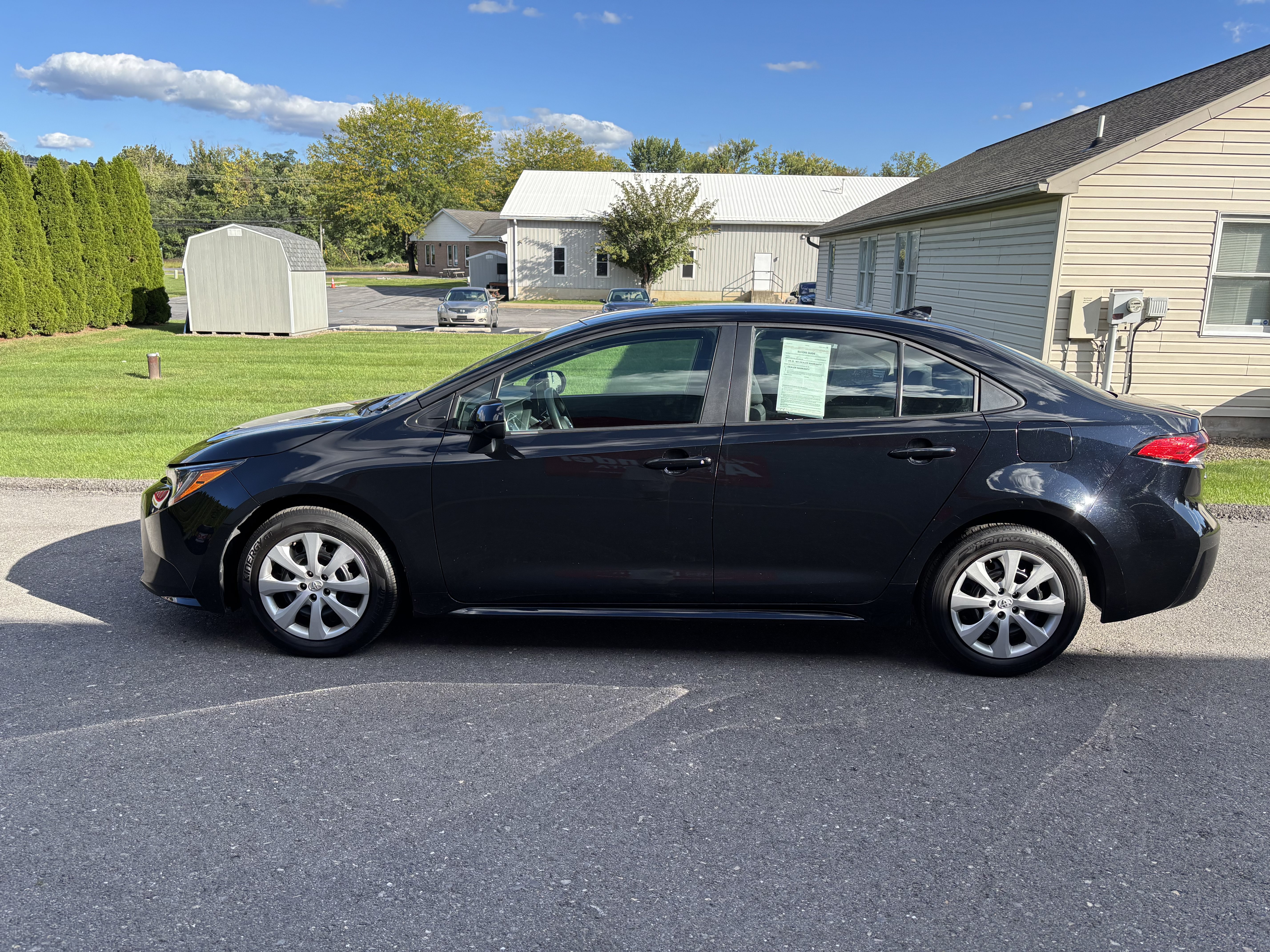 Used 2025 Toyota Corolla LE FWD image 7