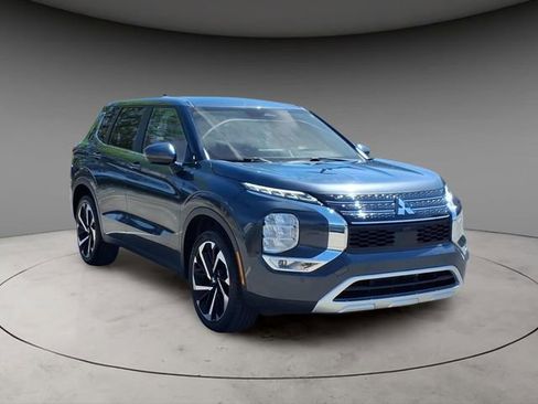 Used 2024 Mitsubishi Outlander SE FWD image 14