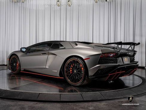 Used 2019 Lamborghini Aventador S AWD/4WD image 17