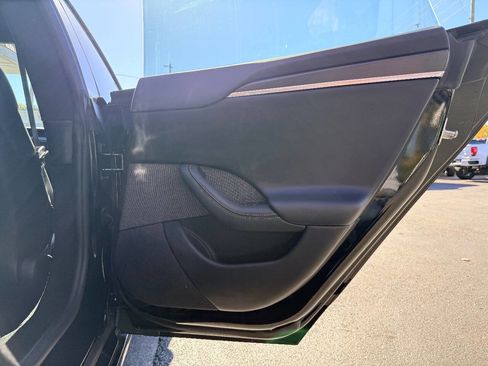 Used 2021 Tesla Model S Plaid image 31