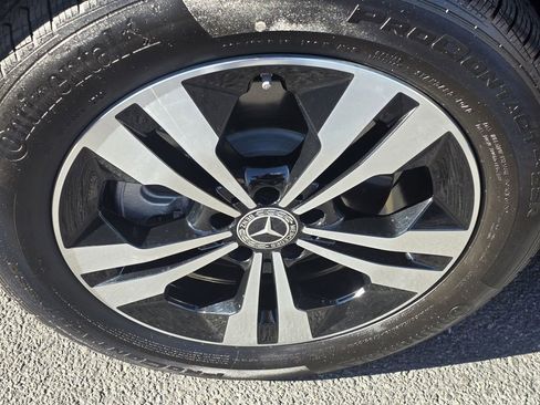 Certified 2025 Mercedes-Benz GLA 250 4MATIC image 16