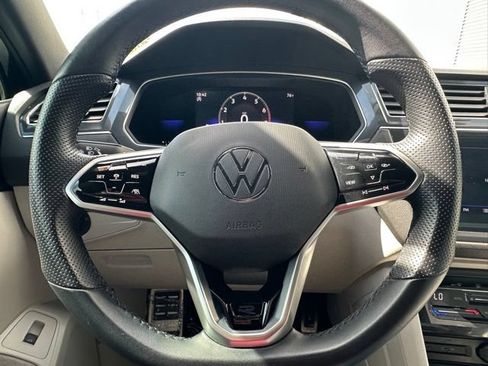 Certified 2022 Volkswagen Tiguan SE R-Line FWD image 41