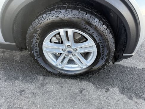 Used 2022 Ford Explorer XLT w/ Equipment Group 202A image 24