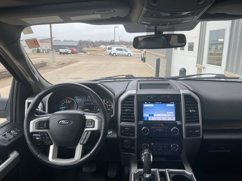 Used 2018 Ford F150 Lariat image 11
