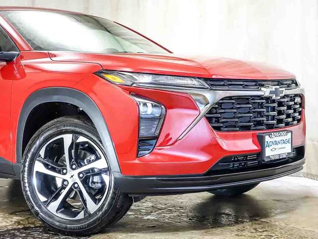 New 2026 Chevrolet Trax RS w/ Driver Confidence Package FWD image 3