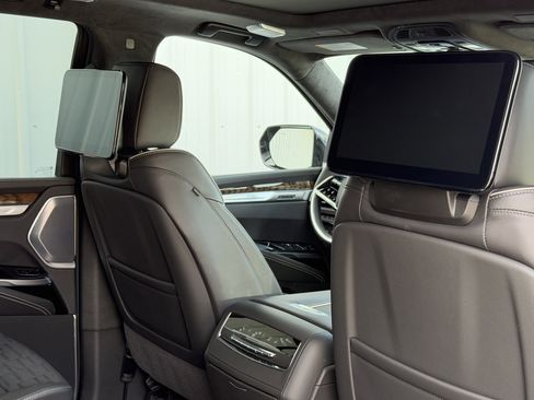 New 2026 Cadillac Escalade Platinum Sport AWD/4WD image 24