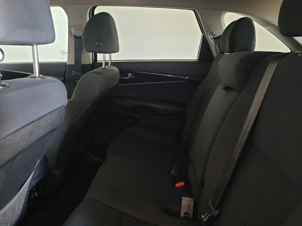 Used 2019 Kia Sorento FWD w/ LX Convenience Package image 18