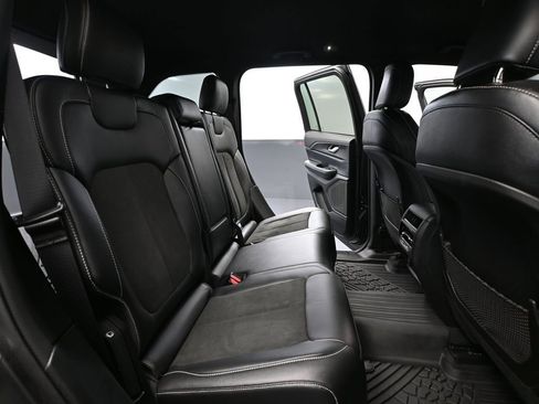 Used 2023 Jeep Grand Cherokee Altitude AWD/4WD image 43