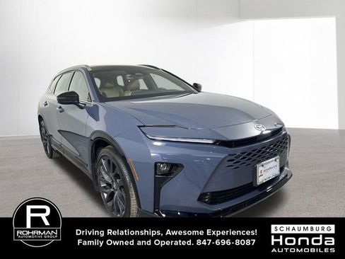 Used 2025 Toyota Crown Signia image 3