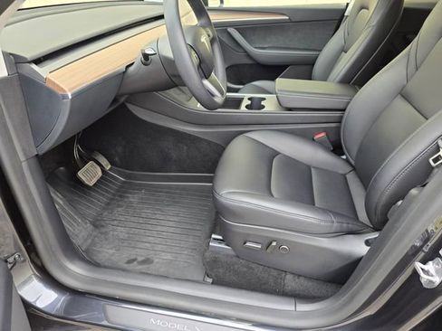 Used 2024 Tesla Model Y Long Range AWD/4WD image 16
