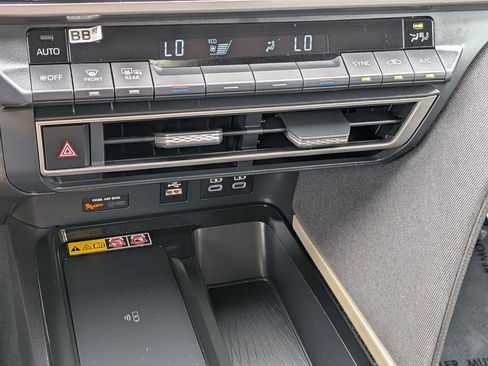 Used 2025 Toyota Camry LE FWD image 23