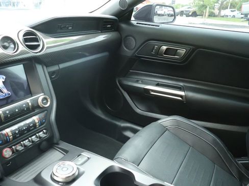Used 2021 Ford Mustang Shelby GT500 w/ Technology Package RWD image 30