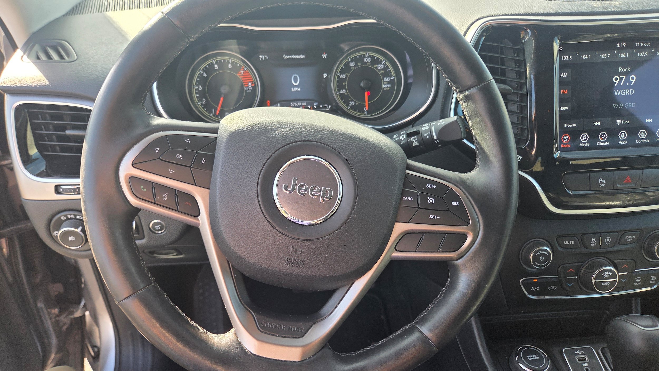 Used 2019 Jeep Cherokee Limited w/ Trailer Tow Group AWD/4WD image 14