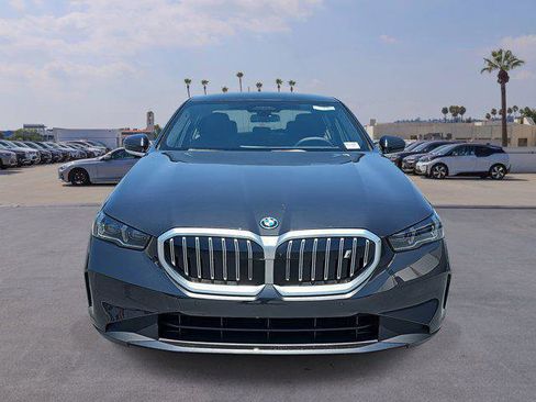 New 2026 BMW i5 eDrive40 w/ Executive Package image 2